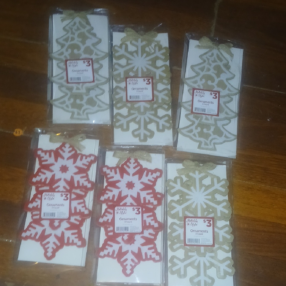 Holiday Tree and Snowflake Ornaments Set